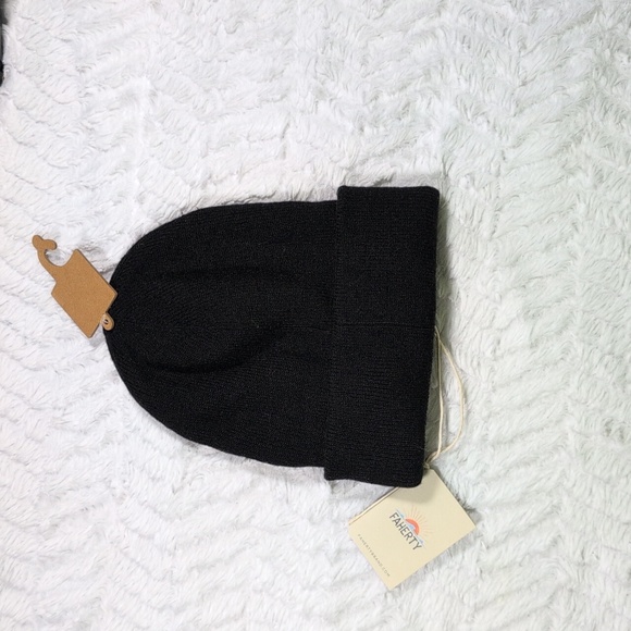 484. Faherty Core Logo Beanie | Color: Black - Picture 3 of 4